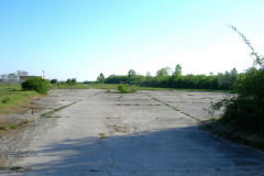 Abstellfläche im Ostteil des ehemaligen Flugfeld Aspern. Aufgenommen am 30.04.2007. Foto: Ing. Erwin Rössler