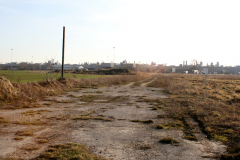 Zufahrt zu den Abzweigungen, wo die Flugzeuge geparkt wurden. Es gab insgesamt 10 Abzweigungen. Aufgenommen am 24.01.2008. Foto: Ing. Erwin Rössle