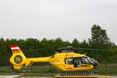 Impressionen vom Stützpunkt und vom Rettungshubschrauber Christophorus 9. Der Stützpunkt befindet sich am östlichen Ende der Landebahn 11-29 am ehemaligen Flugfeld-Aspern. Aufgenommen am 26.04.2009. Foto: Ing. Erwin Rössler