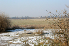 Die Kompensierscheibe des ehemaligen Flugfeld-Aspern. Diese war zum Kompensieren von Magnetkompasse von Luftfahrzeugen erforderlich. Aufgenommen am 10.01.2009. Foto: Ing. Erwin Rössler