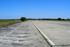 Die Landebahn 09-27 auf dem ehemaligen Flugfeld Aspern Blickrichtung Osten. Aufgenommen am 30.08.2008. Foto: Ing. Erwin Rössler