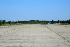 Die Landebahn 09-27 auf dem ehemaligen Flugfeld Aspern Blickrichtung Osten. Aufgenommen am 30.08.2008. Foto: Ing. Erwin Rössler