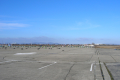 Die Landebahn 13-31 auf dem ehemaligen Flugfeld Aspern Blickrichtung Westen. Aufgenommen am 24.01.2008. Foto: Ing. Erwin Rössler