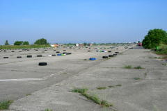 Die Landebahn 13-31 auf dem ehemaligen Flugfeld Aspern Blickrichtung Westen. Aufgenommen am 26.05.2007. Foto: Ing. Erwin Rössler