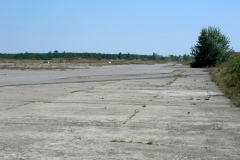 Die Landebahn 13-31 auf dem ehemaligen Flugfeld Aspern Blickrichtung Osten. Aufgenommen am 30.08.2008. Foto: Ing. Erwin Rössler