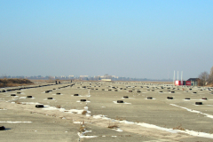 Die Landebahn 13-31 auf dem ehemaligen Flugfeld Aspern Blickrichtung Westen. Aufgenommen am 09.01.2009. Foto: Ing. Erwin Rössler
