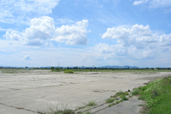 Die Landebahn 13-31 auf dem ehemaligen Flugfeld Aspern Blickrichtung Westen. Aufgenommen am 10.07.2009. Foto: Ing. Erwin Rössler