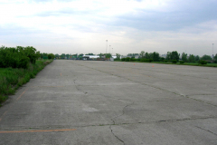 Die Landebahn 18-36 auf dem ehemaligen Flugfeld Aspern Blickrichtung Süden. Aufgenommen am 18.05.2006. Foto: Ing. Erwin Rössler