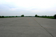 Die Landebahn 18-36 auf dem ehemaligen Flugfeld Aspern Blickrichtung Norden. Aufgenommen am 18.05.2006. Foto: Ing. Erwin Rössler