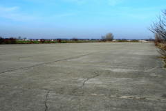 Die Landebahn 18-36 auf dem ehemaligen Flugfeld Aspern Blickrichtung Norden. Aufgenommen am 24.01.2008. Foto: Ing. Erwin Rössler