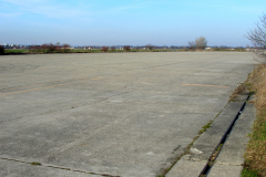 Die Landebahn 18-36 auf dem ehemaligen Flugfeld Aspern Blickrichtung Norden. Aufgenommen am 24.01.2008. Foto: Ing. Erwin Rössler