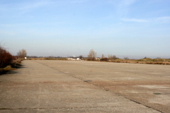 Die Landebahn 18-36 auf dem ehemaligen Flugfeld Aspern Blickrichtung Norden. Aufgenommen am 24.01.2008. Foto: Ing. Erwin Rössler